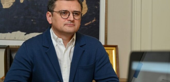 Кулеба: НАТО не слід тримати Україну в 