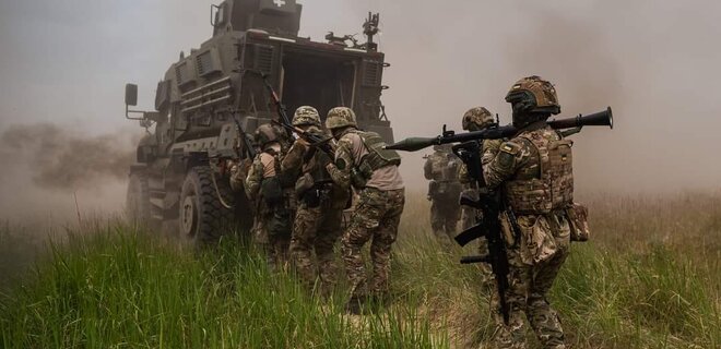 Генштаб: ЗСУ мають успіх під Бахмутом, закріплюються поряд з Андріївкою – мапа - Фото