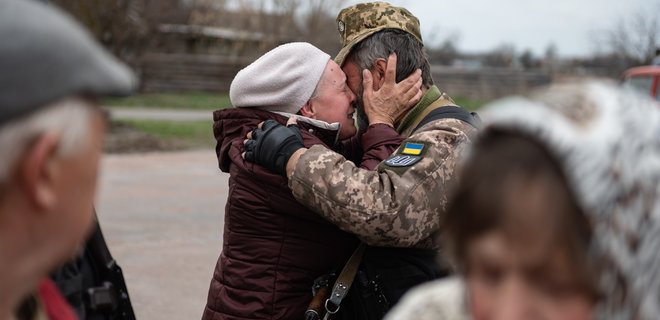 Зеленський підписав закон про демобілізацію військових, чиї родичі загинули або зникли - Фото