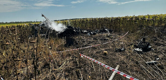 ДБР показало фото з місця катастрофи гелікоптерів Мі-8 на Донбасі. Версій розслідування три - Фото