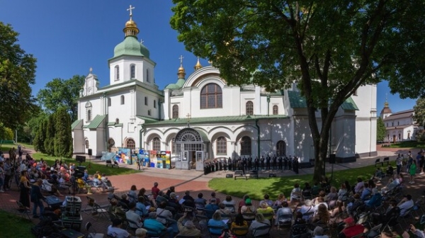 Фестиваль високого мистецтва Bouquet Kyiv Stage: на заході представлять творчість на фоні війни