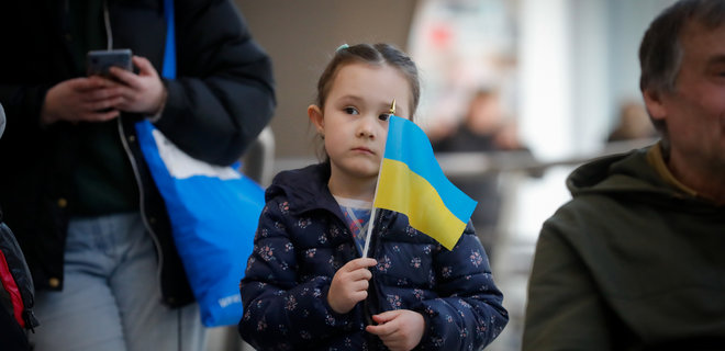 Офіційно: Біженці з України збережуть особливий статус у Євросоюзі до березня 2025 року - Фото