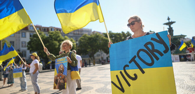 36% українців сприймають співгромадян, які виїхали з України, як 