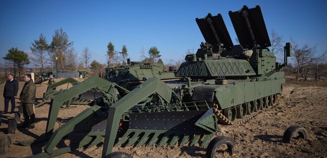 США негласно передали ЗСУ Assault Breacher – найпотужніший танк для розмінування - Фото