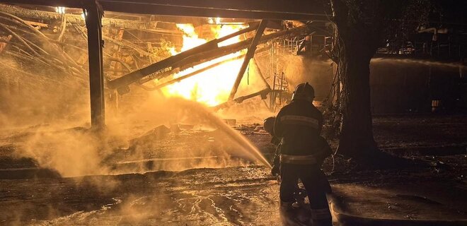 Кременчук. Росія вдарила дронами Shahed-136 по НПЗ, підприємство зупинено — фото - Фото