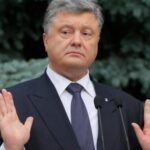 Порошенко, пропонуючи не платити «ухилянтам» за кордоном, має почати з власних синів-утікачів в Лондоні, — блогер