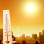 В Україну повертається спека до +40: що буде з відключеннями світла