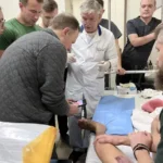 Лікарі зі США допомагають лікувати поранених українських воїнів