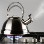 Газ по 8 чи 12 гривень, світло по 4,32 чи 6,5 гривні: скільки платитимемо…