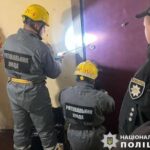 Кинута 16-річною матір'ю однорічна дитина кілька днів провела на самоті у порожній квартирі (фото)