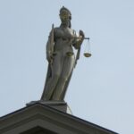 Відстрілювався із газового пістолета: мешканця Хмельницького «посадили» за спробу допомогти товаришу відбитися…