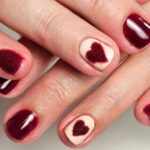 Fluffy nails: соцмережі захопила мода на «пухнастий манікюр»