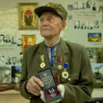 Столітня боротьба за українську державу триває: до Дня Героїв ССО нагородили 94-річного політв’язня Олещука