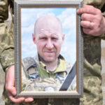 Довгі місяці очікування: на Хмельниччині попрощались із бійцем, який зник безвісти минулого року