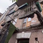 Не дрон і не ракета: у Києві обвалився балкон з американським режисером