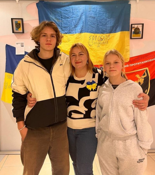 Леся та її син Ілля й дочка Злата