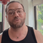 Щось забагато: мережа відреагувала на поради щодо стильних образів від Андре Тана