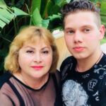 «Російський снайпер влучив моєму онуку в лоб і в око»: розпочався суд на росгвардійцями, які розстрілювали в Гостомелі автівки з цивільними