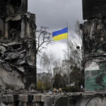 «Несіть, люди, цей хрест. Бо з війни вихід або здатися ворогу, або йти далі до Перемоги. Давайте вже якось йти», — волонтерка Діана Макарова