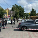 У центрі Черкас сталася стрілянина в закладі харчування: озброєний чоловік забарикадувався всередині