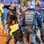 У Німеччині “антивоєнний” марш переріс у збройне насильство