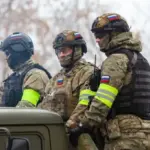 росія змінює військову тактику: відмова від бронетехніки та ставка на…