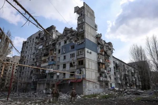 Покровськ, розбиті будинки