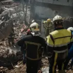 У Києві з-під завалів витягли ще одну жертву атаки рф:…