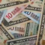 Долар за 42 грн, а євро — за 50: чи досягнуть курси цього рівня до кінця літа