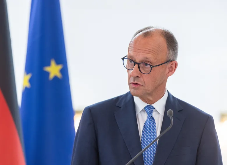 Мерц заявив, що Німеччина наразі не обговорює направлення сухопутних військ до України