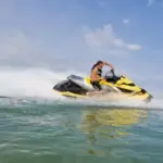 У Києві затвердили нові правила руху для водних скутерів і…