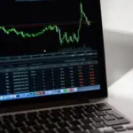 Акції Intel зросли — чутки про придбання частки компанії урядом США — новини США