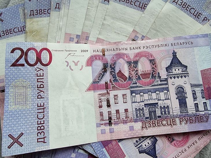 Додатково 3 млн. рублів. У Білорусі збільшать витрати на медичну освіту деньги