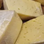 Що буде, якщо харчуватись одним сиром цілий місяць: про це…