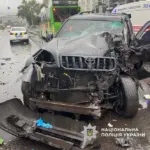 У Харкові позашляховик зіштовхнувся з тролейбусом та автобусом, постраждало 8…
