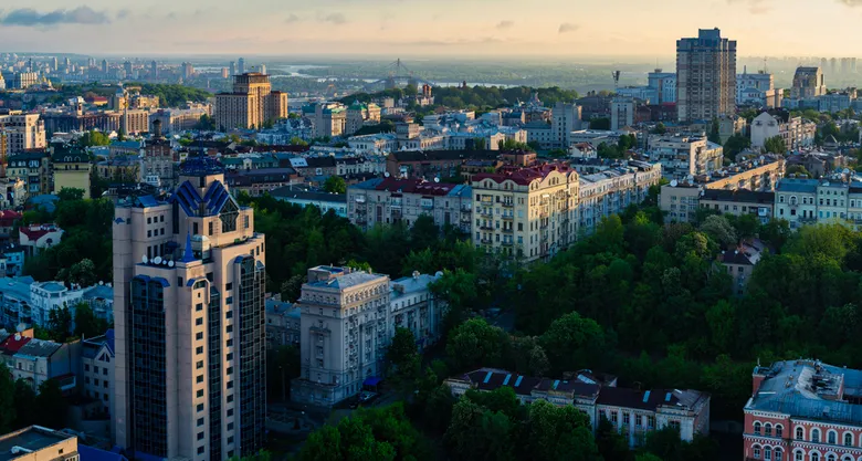У Києві пролунали вибухи. У місті працює ППО