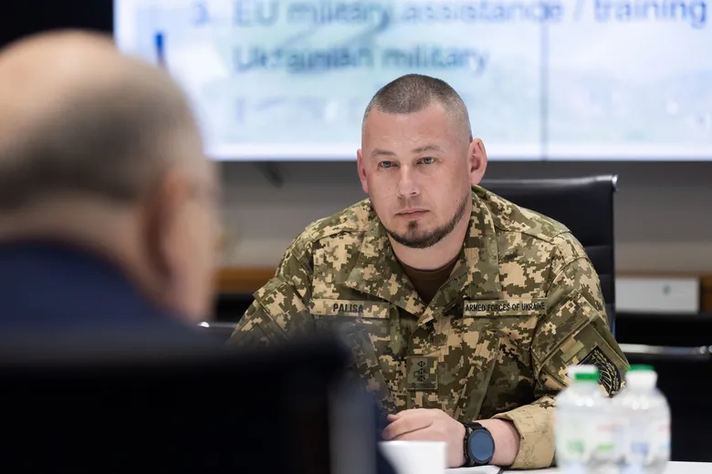 У Зеленського заявили, що контракт 18-24 запропонують іншим віковим категоріям військових