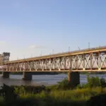 Кременчук відновлює рух транспорту на мосту через Дніпро після ворожого…