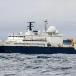 Російський розвідувальний корабель шпигував за підводними кабелями Європи