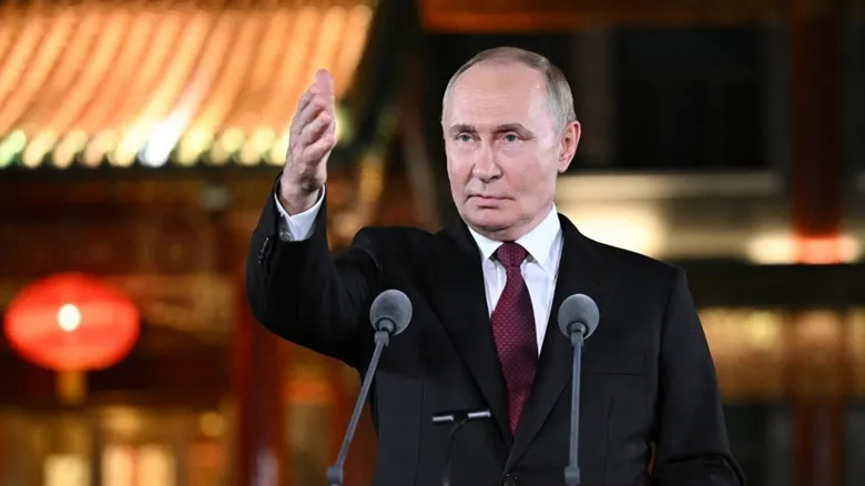 Путін ухиляється від зустрічі і 
