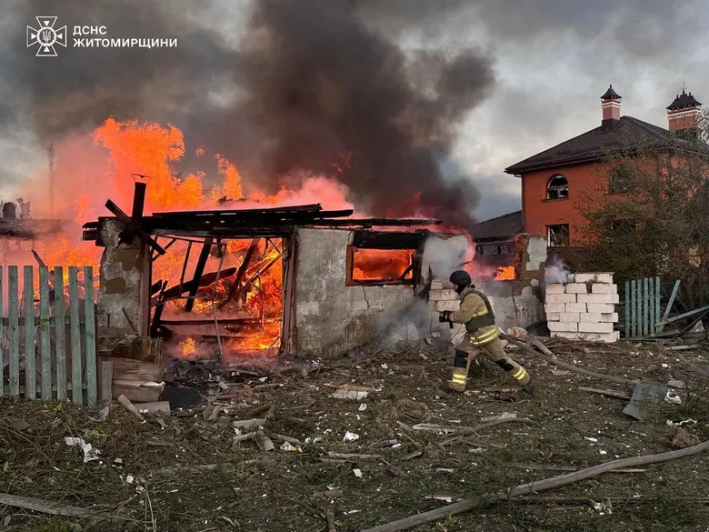 Росіяни запустили по Україні 415 дронів та понад 40 крилатих і балістичних ракет
