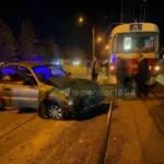 У Харкові зіткнулися легкові автомобілі: п'ятеро людей постраждали, трамвай затримався
