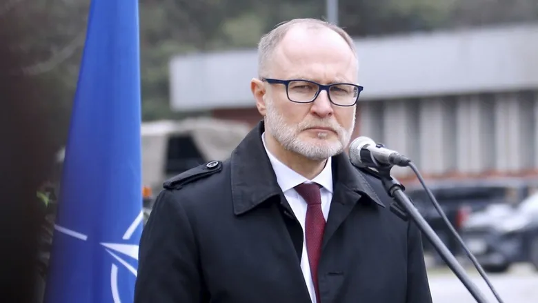 У Латвії закрили повітряний простір з Білоруссю і Росією мінімум на тиждень