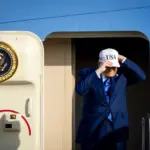 Bloomberg: Літак Трампа мало не зіткнувся з пасажирським рейсом, що…