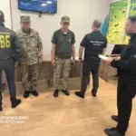 ДБР: П'ятьох прикордонників затримали за те, що пропустили кордон 80…