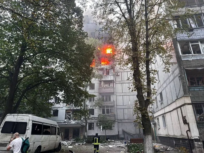 Росія масовано атакувала Дніпропетровщину. Загинула людина, ще 13 постраждали 