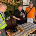 «Броньовані» призовники за 10 000 доларів: чиновника Міноборони викрили в…