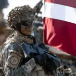 Солдати НАТО також зацікавилися: латвій шпигував за військовими об'єктами для…