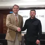 «Важливо триматися разом». Зеленський обговорив атаку російського дрона з міністром…