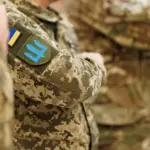 На Волині чоловік відібрав зброю у співробітників ЦВК та почав…